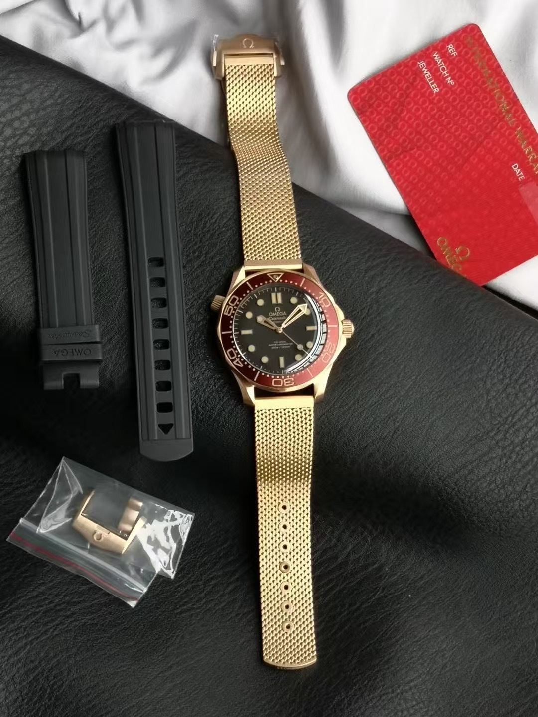 {“タイトル”:”新作モデルがサポートされる理由？007から見るオメガの進化”,”ケース”:”時計業界にトゥールビヨンを巻き起こす