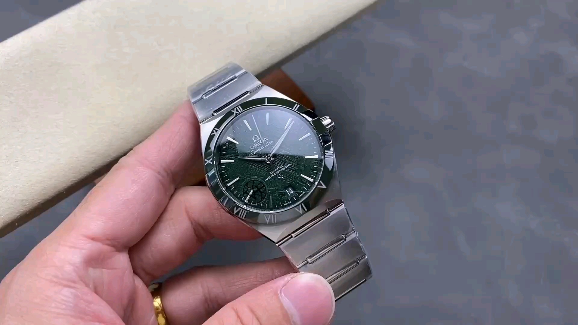 オメガ第5世代コンステレーションの魅力！V+ ファクトリーの精巧クローン