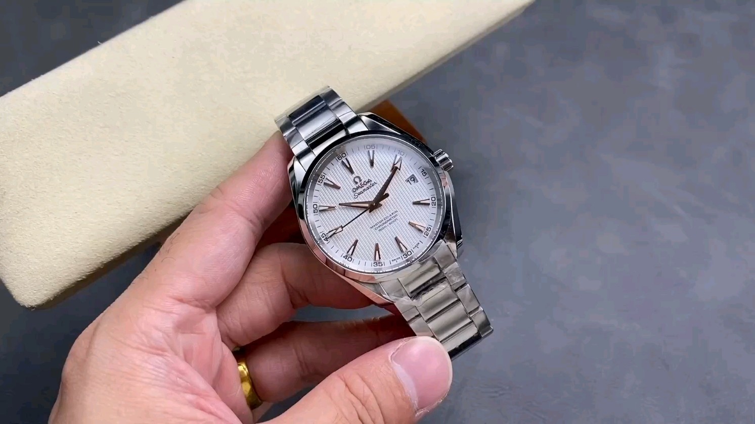 新感覚！KG工房のオメガシーマスター150mはいかに？