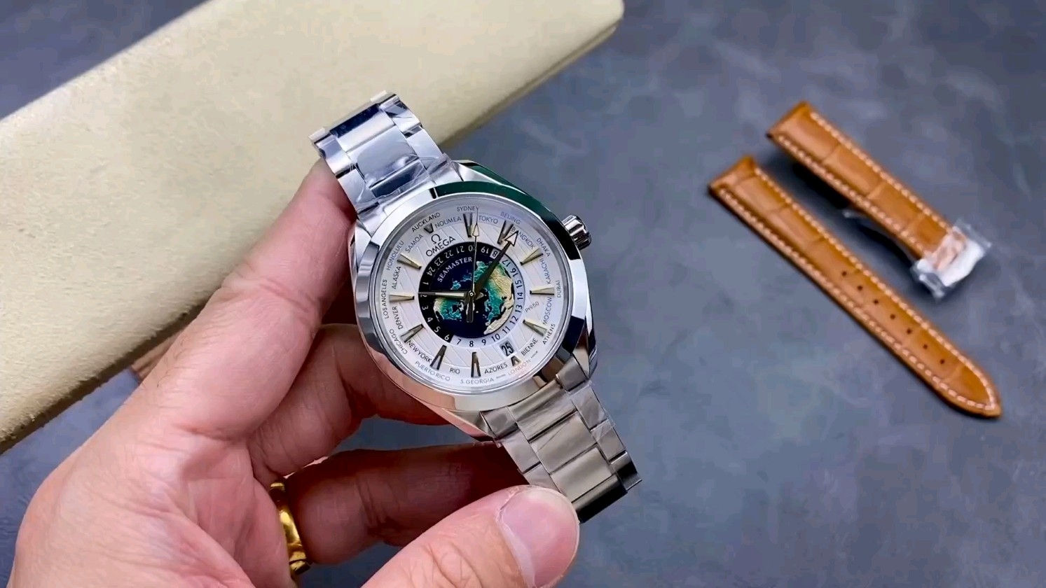 N1 ファクトリーのオメガシーマスター ワールドタイムを本格派レビュー！精度と質感はいかに？