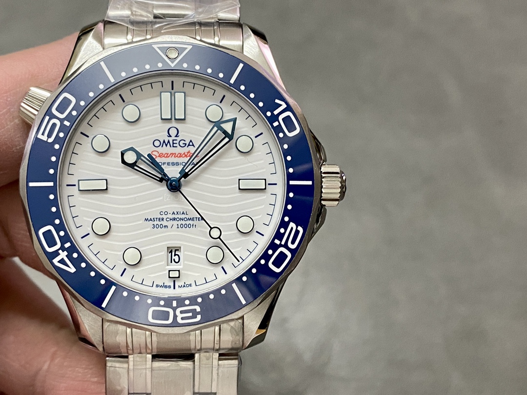 VS オメガ シーマスター300m オリンピックスペシャルモデル 8800ムーブメント 42mm