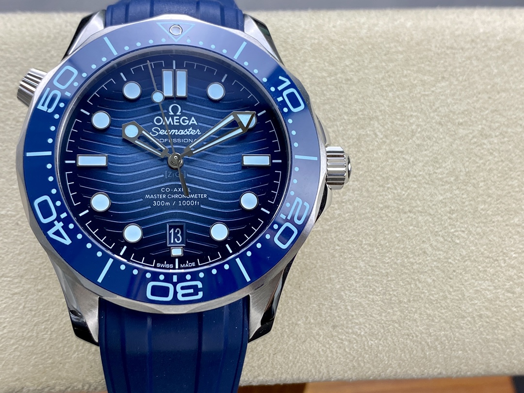 VS オメガ アイスブルー シーマスター300m 8800ムーブメント 42mm