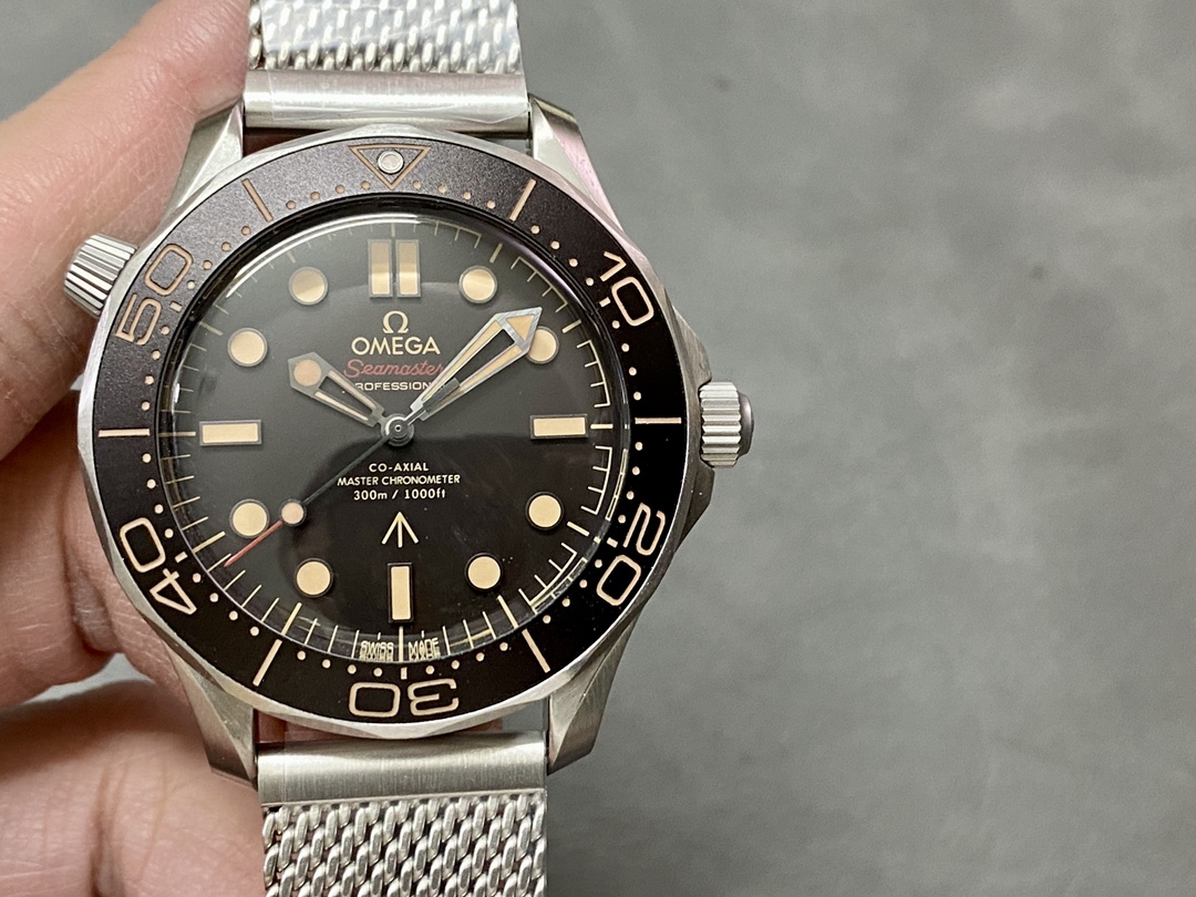 TW オメガ 007 ノー・タイム・トゥ・ダイ ワイドリベットストラップ