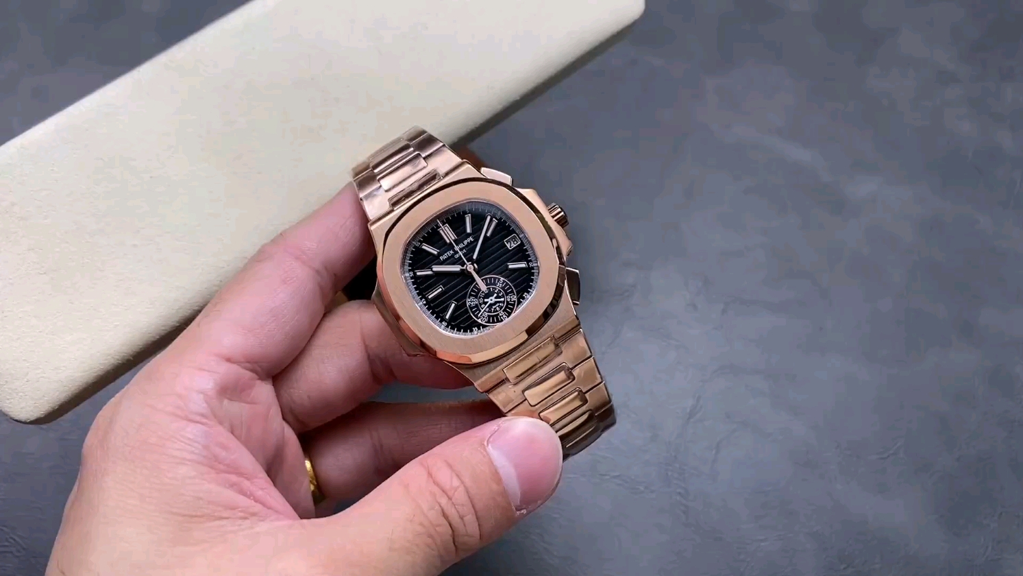 人気の腕時計！パテック・フィリップ 5980/1A-014 レプリカの実力やどのようにに！？