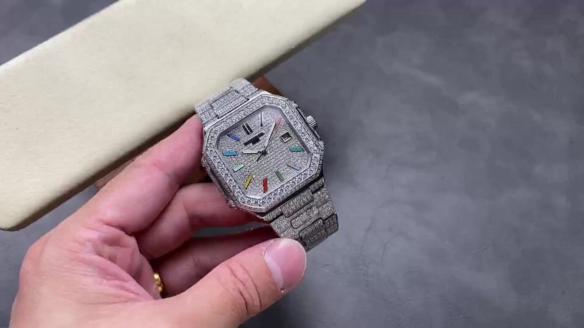 究極の贅沢！パテック・フィリップ キュビタス 5821/1A-001の魅力を探る