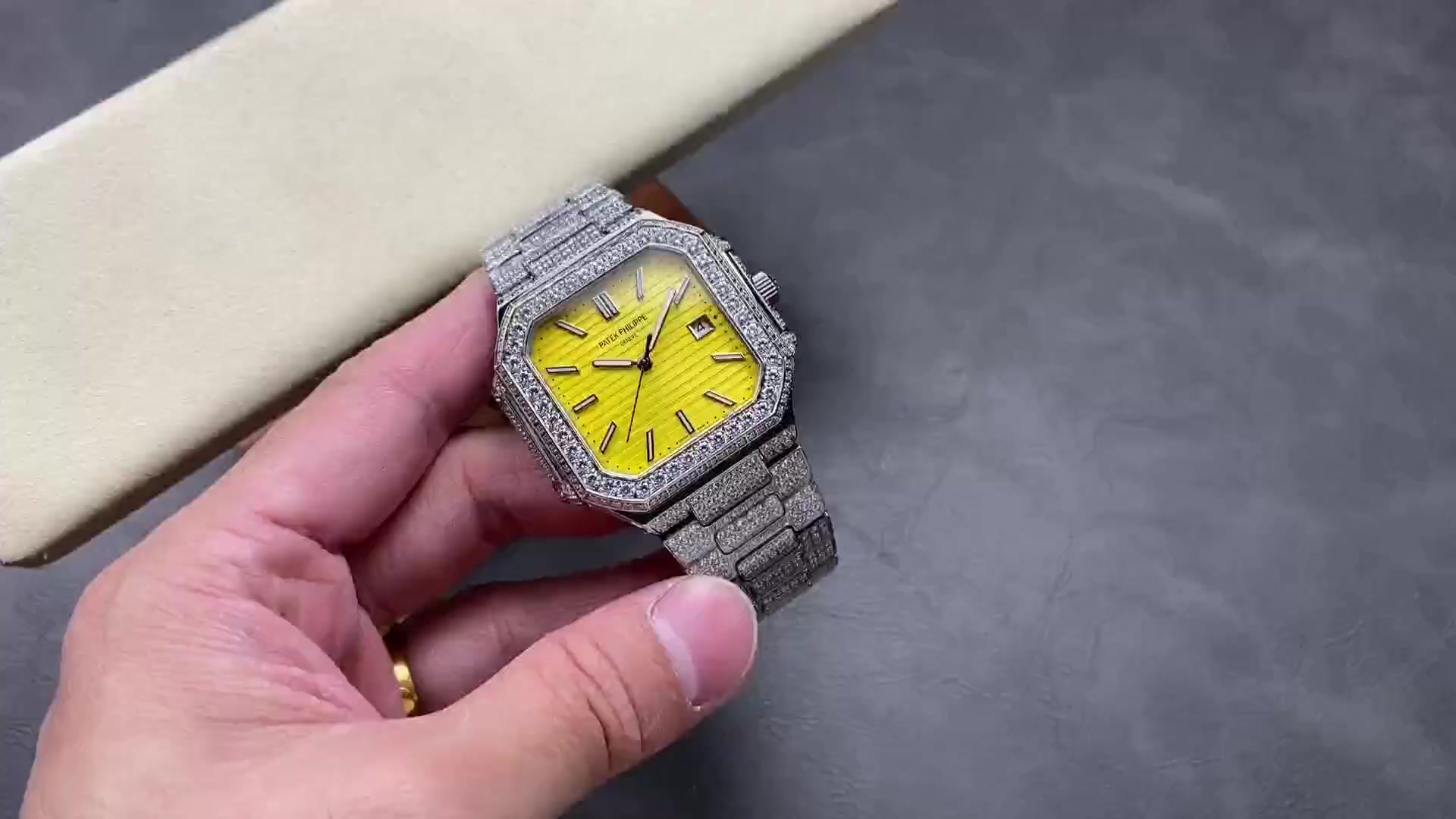 時計業界のジュエリーボックス、パテック・フィリップキュビタスシリーズの本質は？