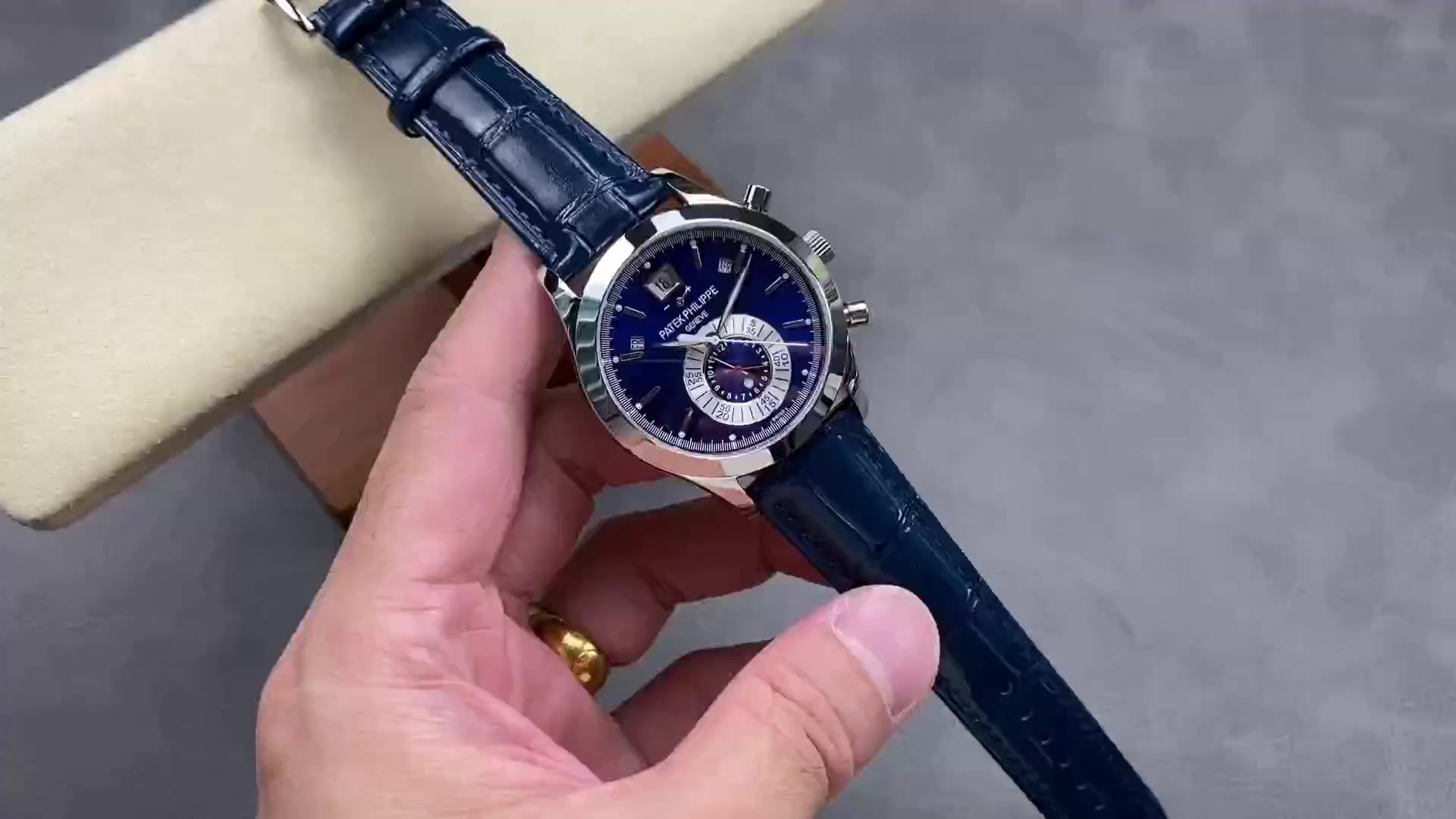 独自の魅力！TWファクトリーのパテックフィリップ5969Rに注目