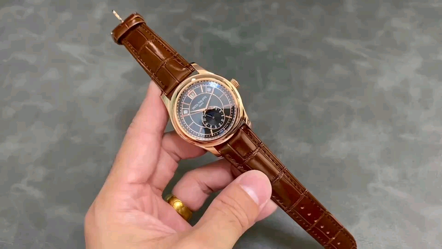 コンプリケーションかつスポーティなPP 5205G-013、そのエッセンスに迫る！