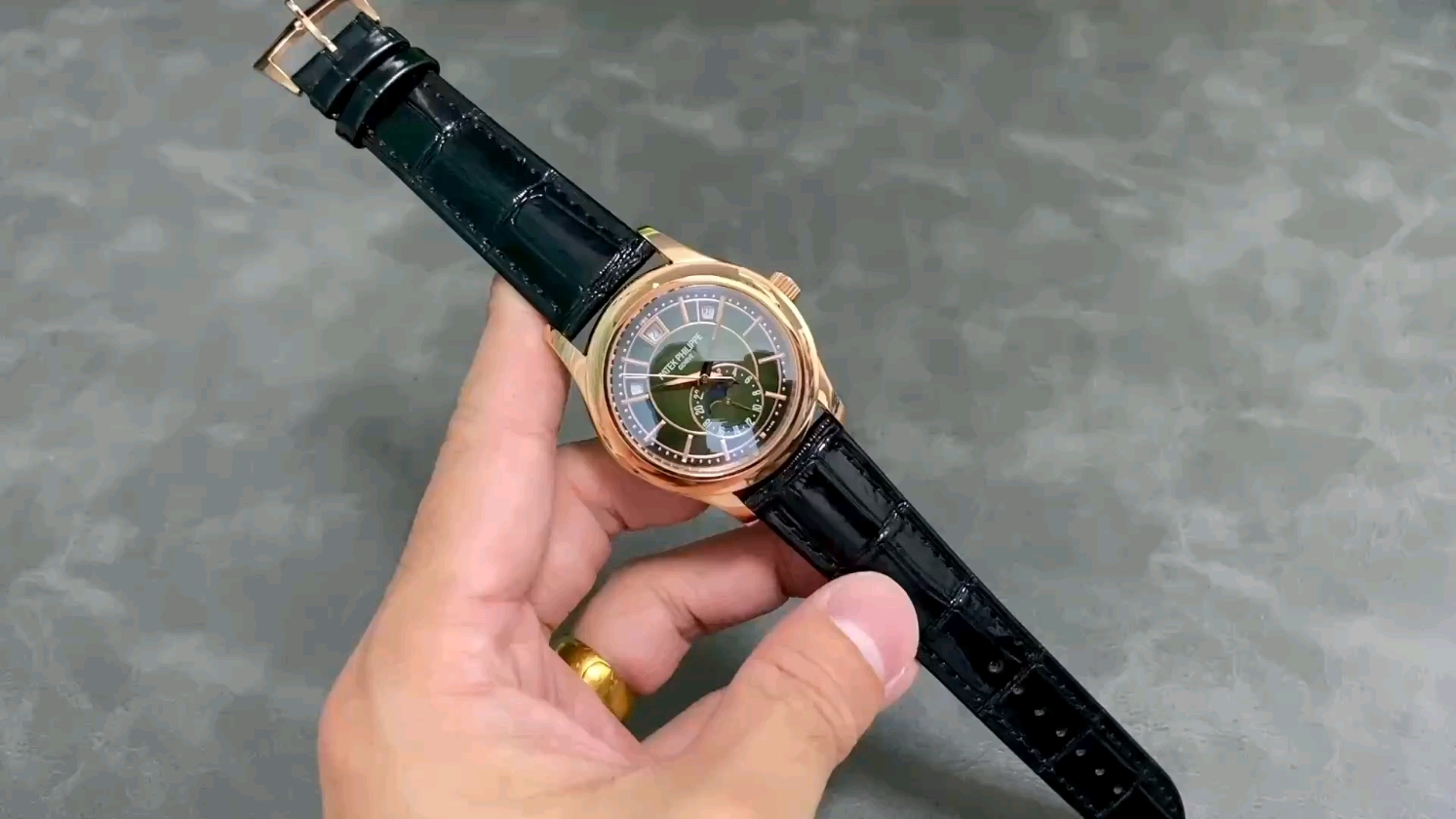 パテックフィリップコンプリケーションシリーズ5205G-013の魅力を徹底解剖！