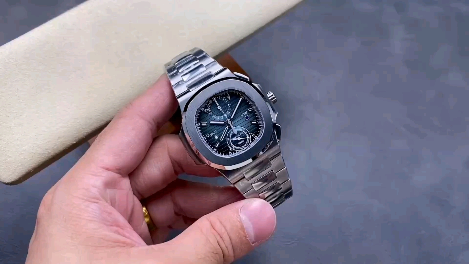 初心者でも楽しめる！パテック・フィリップ ノーチラス5990の魅力