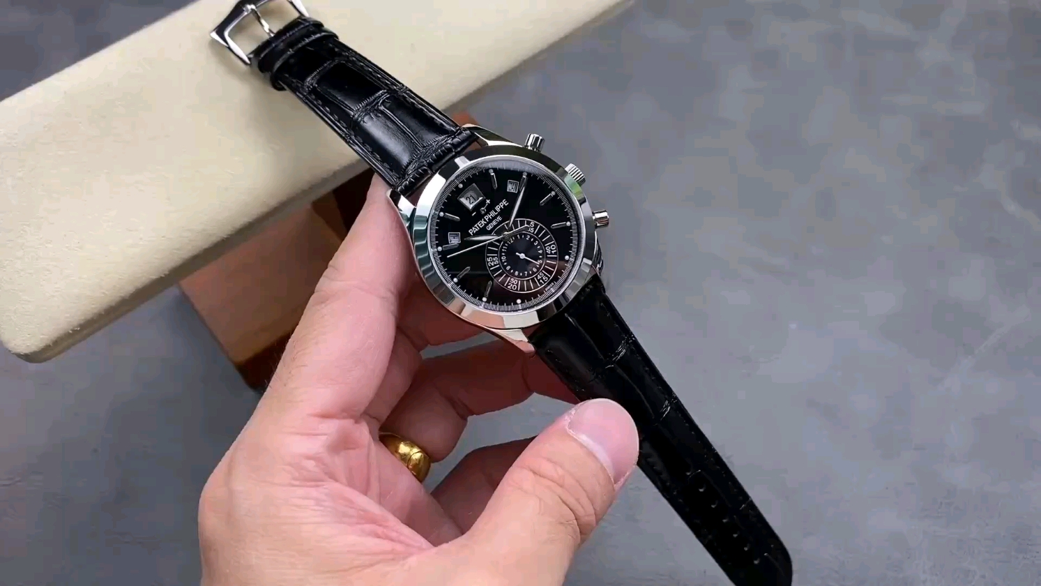 パテック・フィリップノーチラス5969R-001レビュー