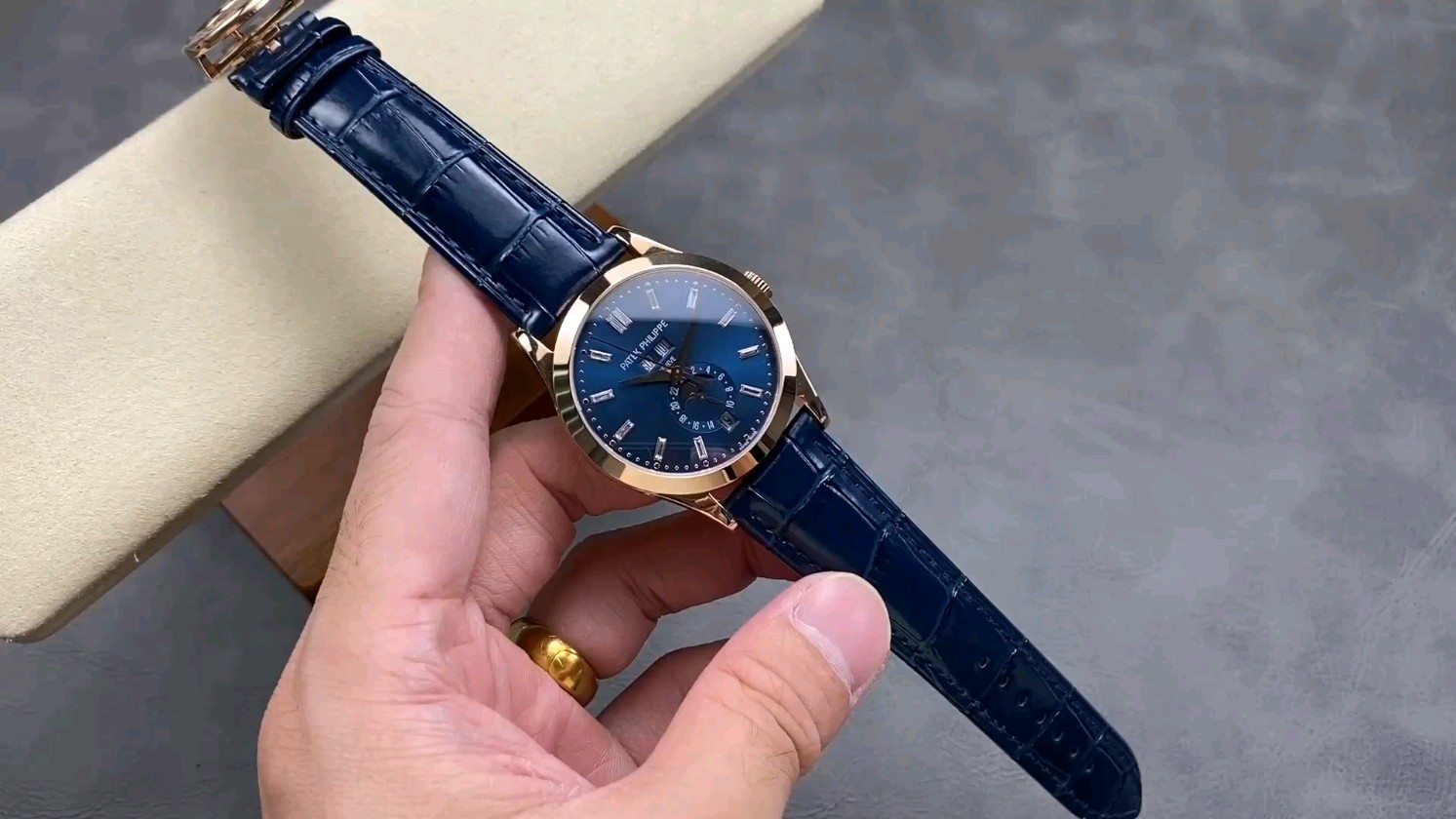 PP 5205Gコンプリケーションウォッチの魅力！