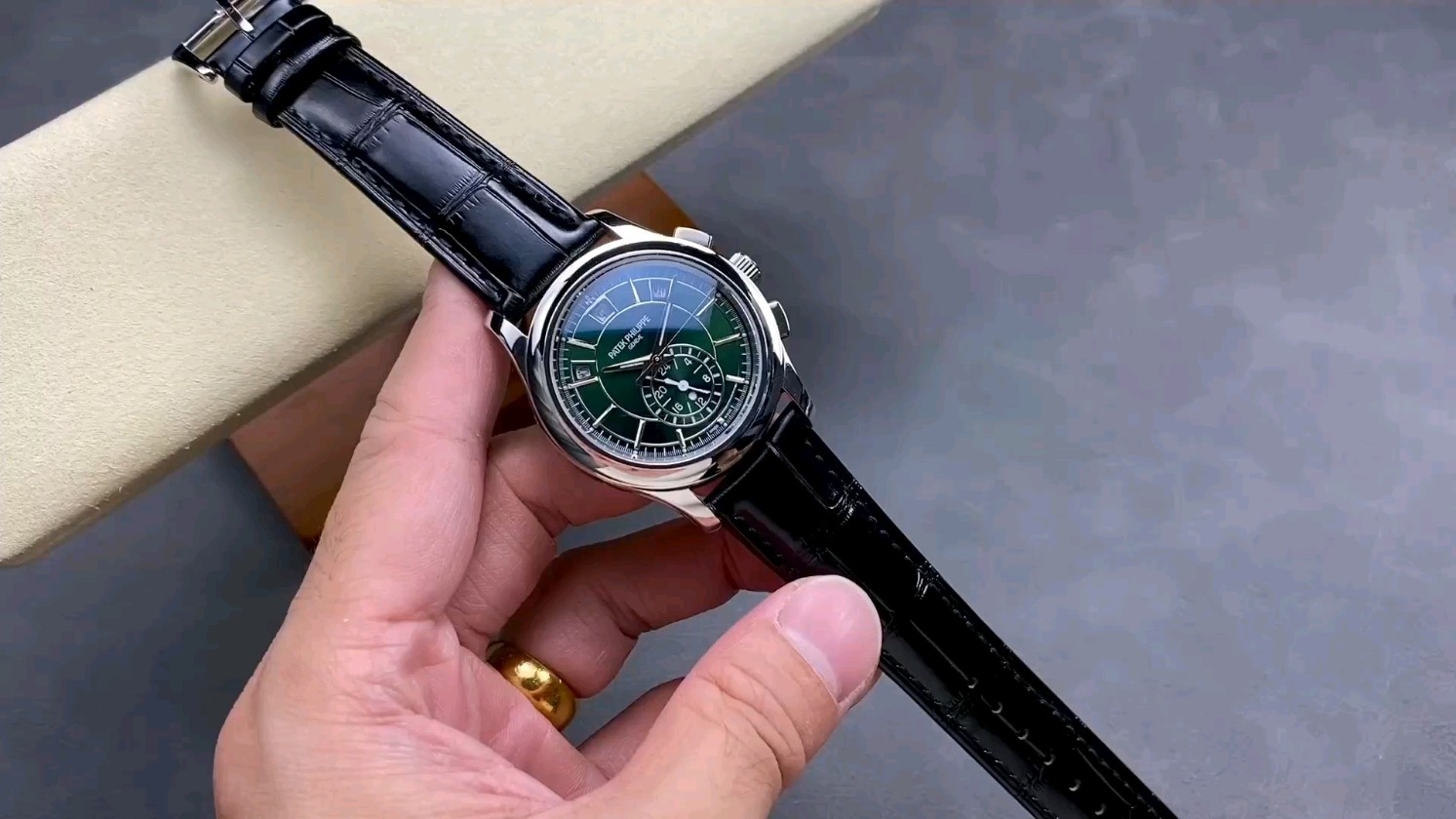 パテック・フィリップの魅力とコンプリケーションを体験！5905R-010が遂に登場