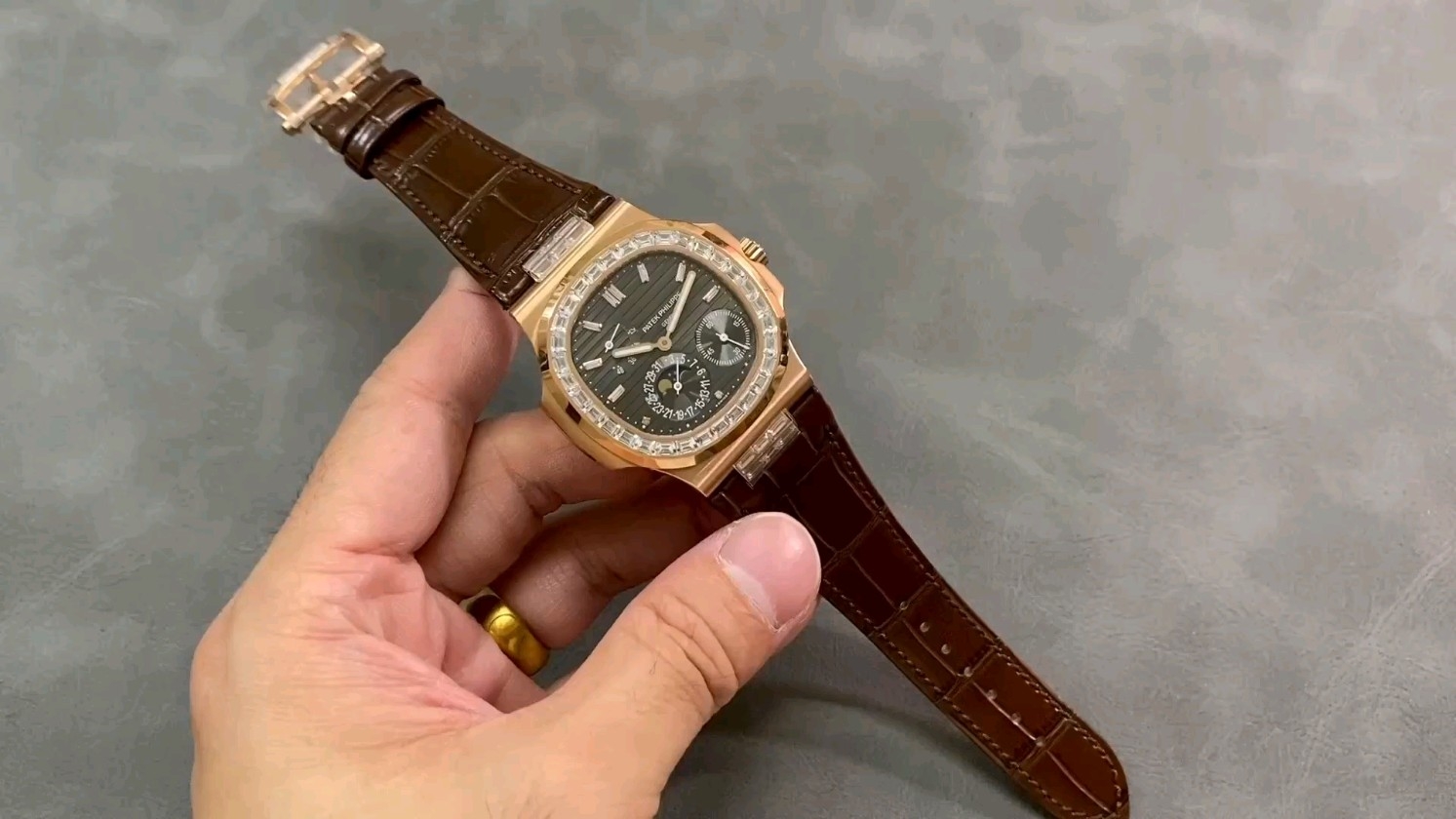 パテック・フィリップのレプリカ5712GRと5724が遂に登場―その魅力に迫る！