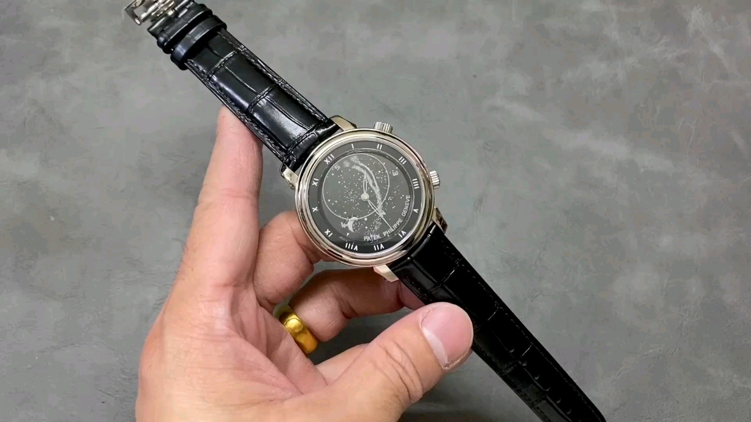 スターリーナイトを腕に！パテック・フィリップPP ファクトリー V3の魅力とは？