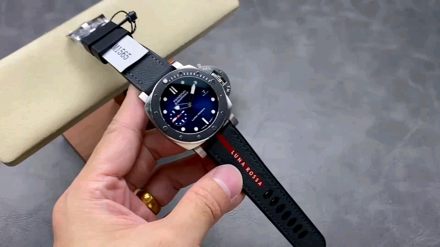 VSパネライPAM1579などの新作モデルモデル、どれを選ぶ？