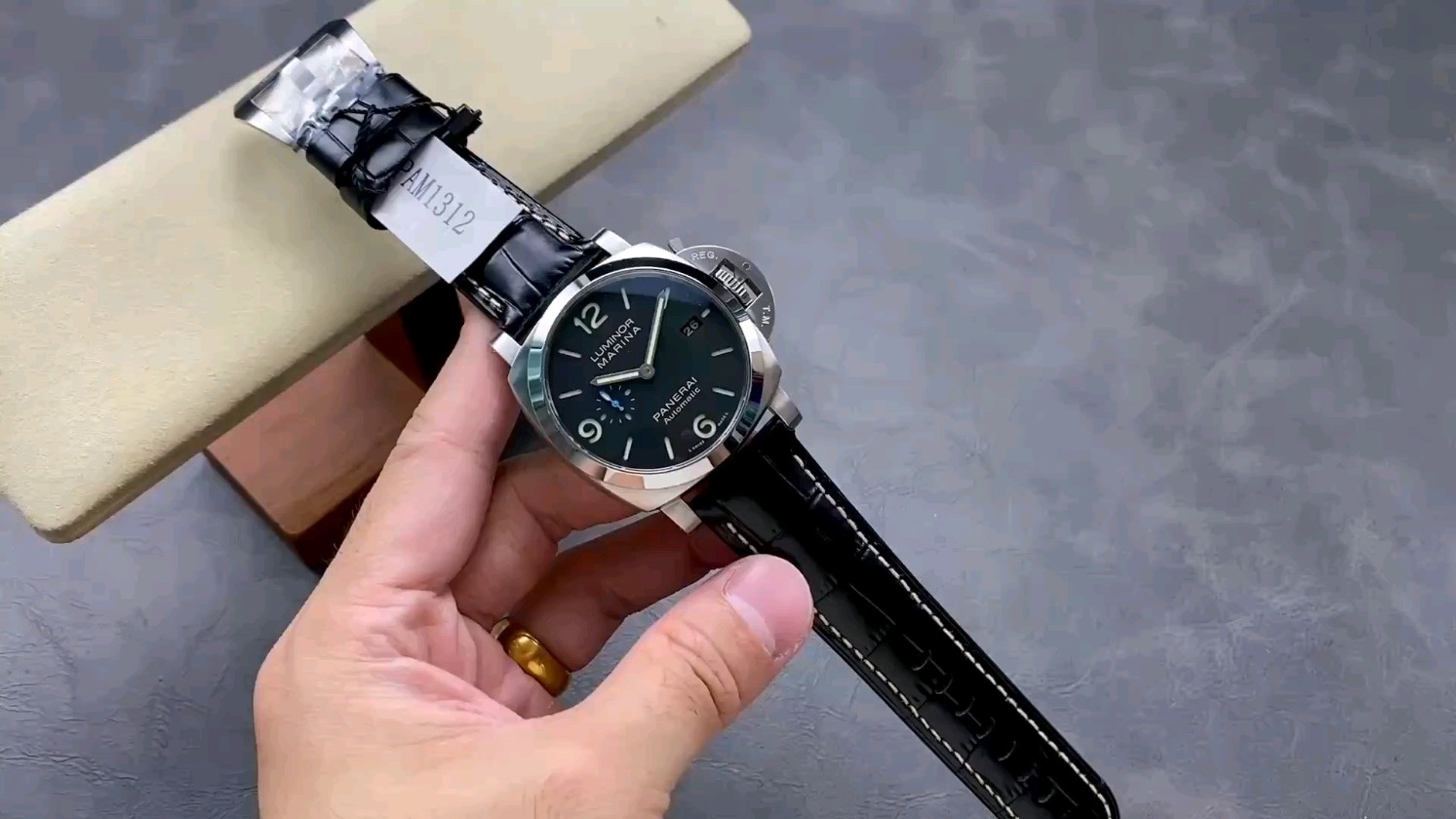 VS パネライ PAM1312