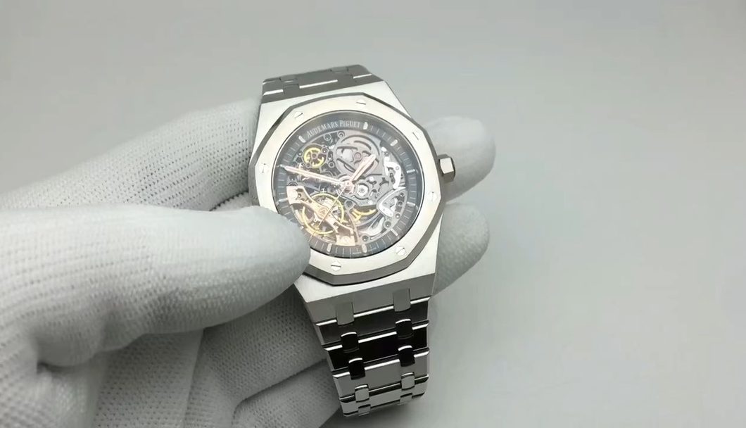 オーデマ ピゲロイヤル Oak 15407の魅力に迫る！その独自の美を体感せよ