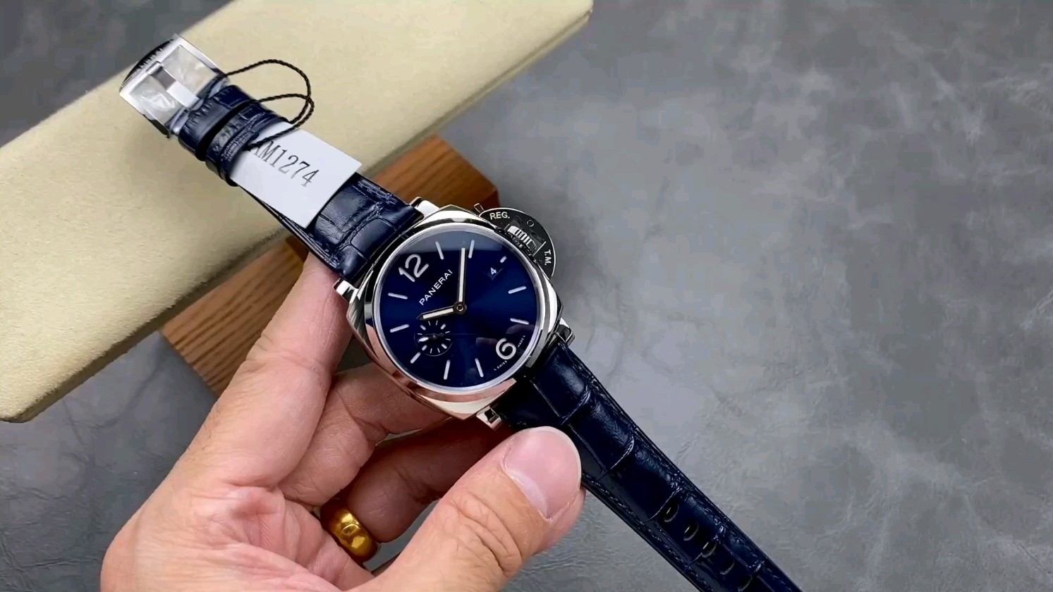 パネライ PAM1274モデル P.900ムーブメント 42mm 密閉ケース vs