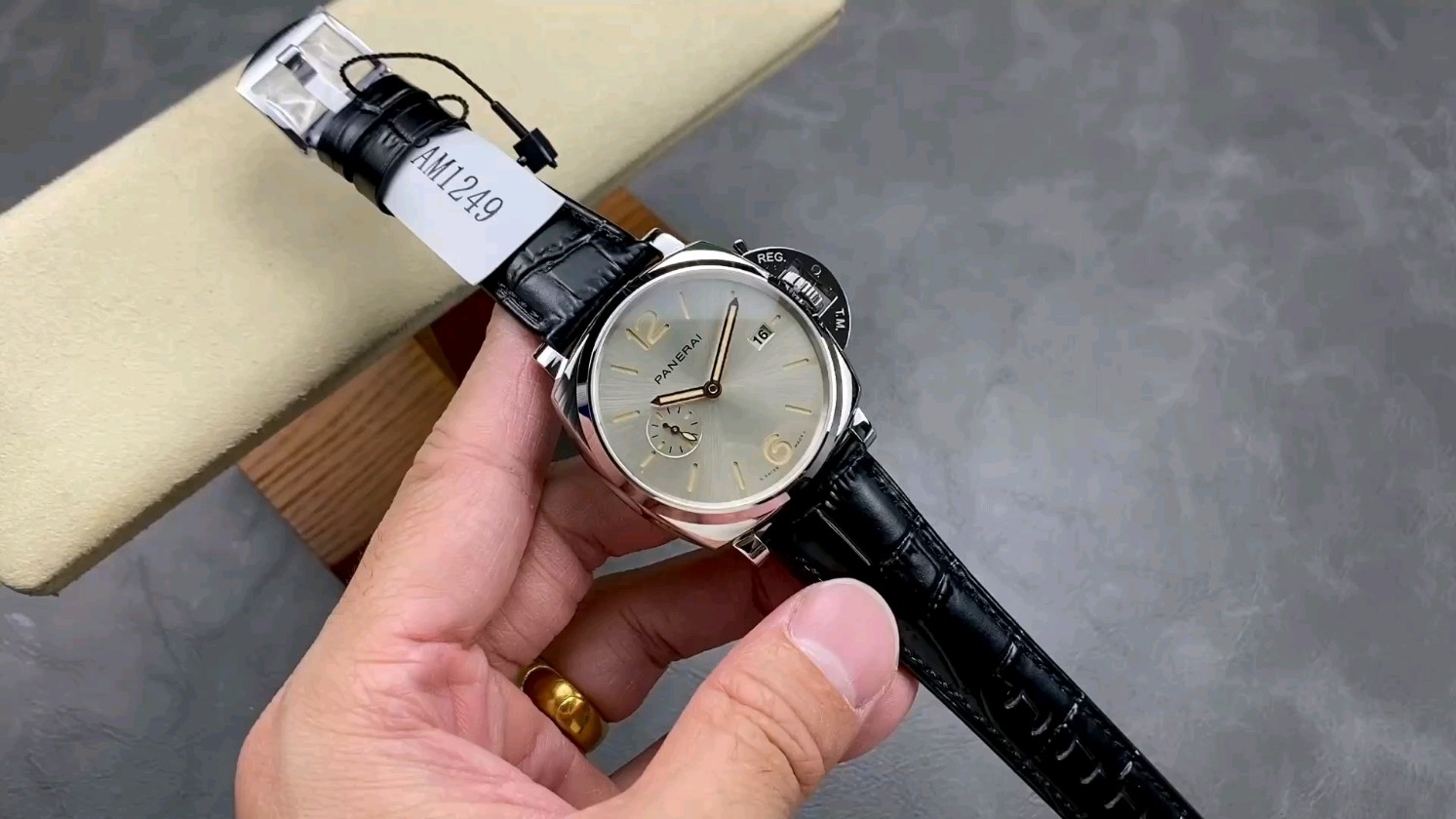 「パネライ PAM1249モデル P.900ムーブメント 42mm密閉ケース」