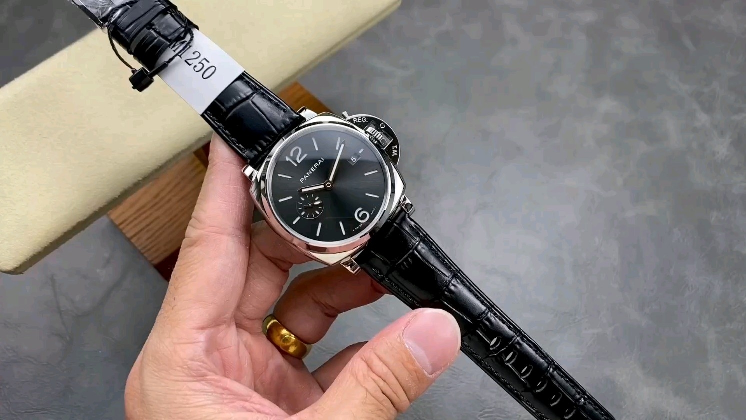 Vs パネライ PAM1250モデル P.900ムーブメント 42mm密閉ケース