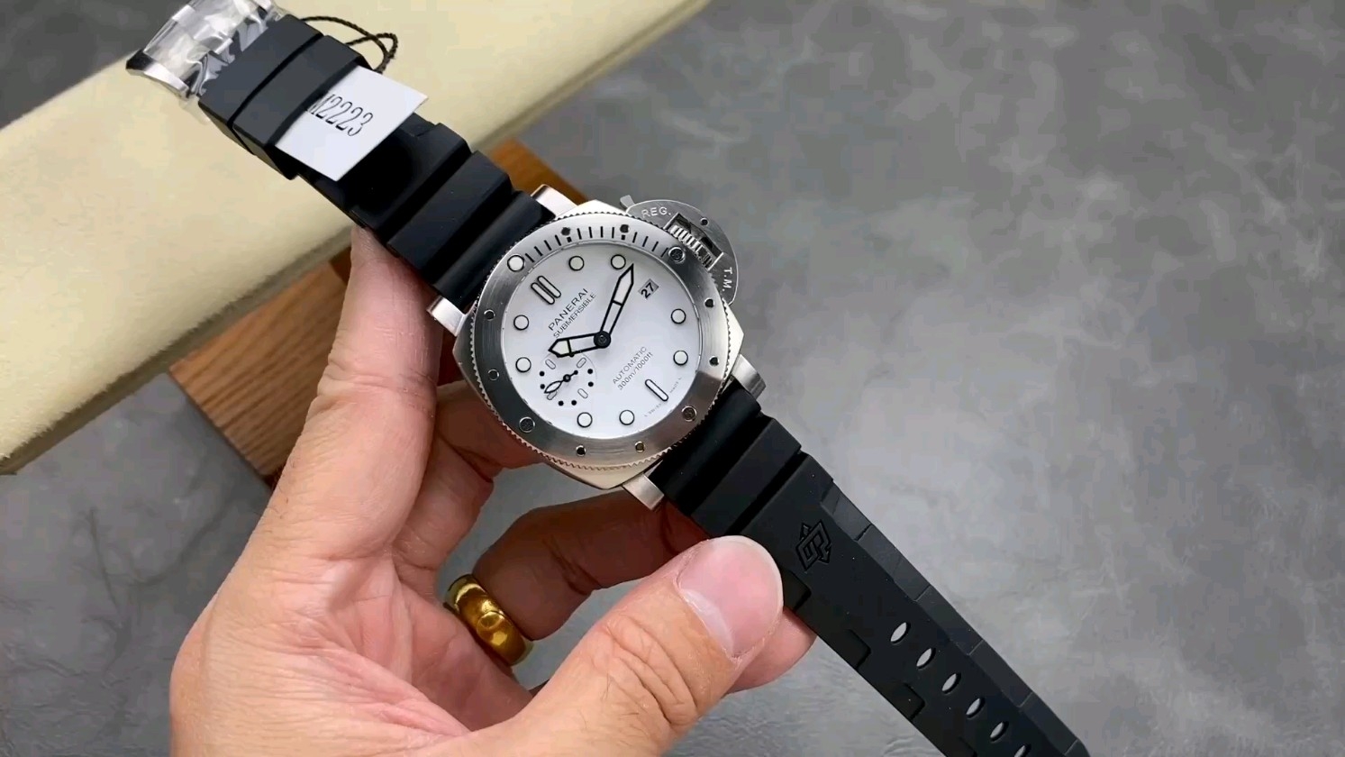 Vs パネライ PAM2223モデル P.900ムーブメント 42mm