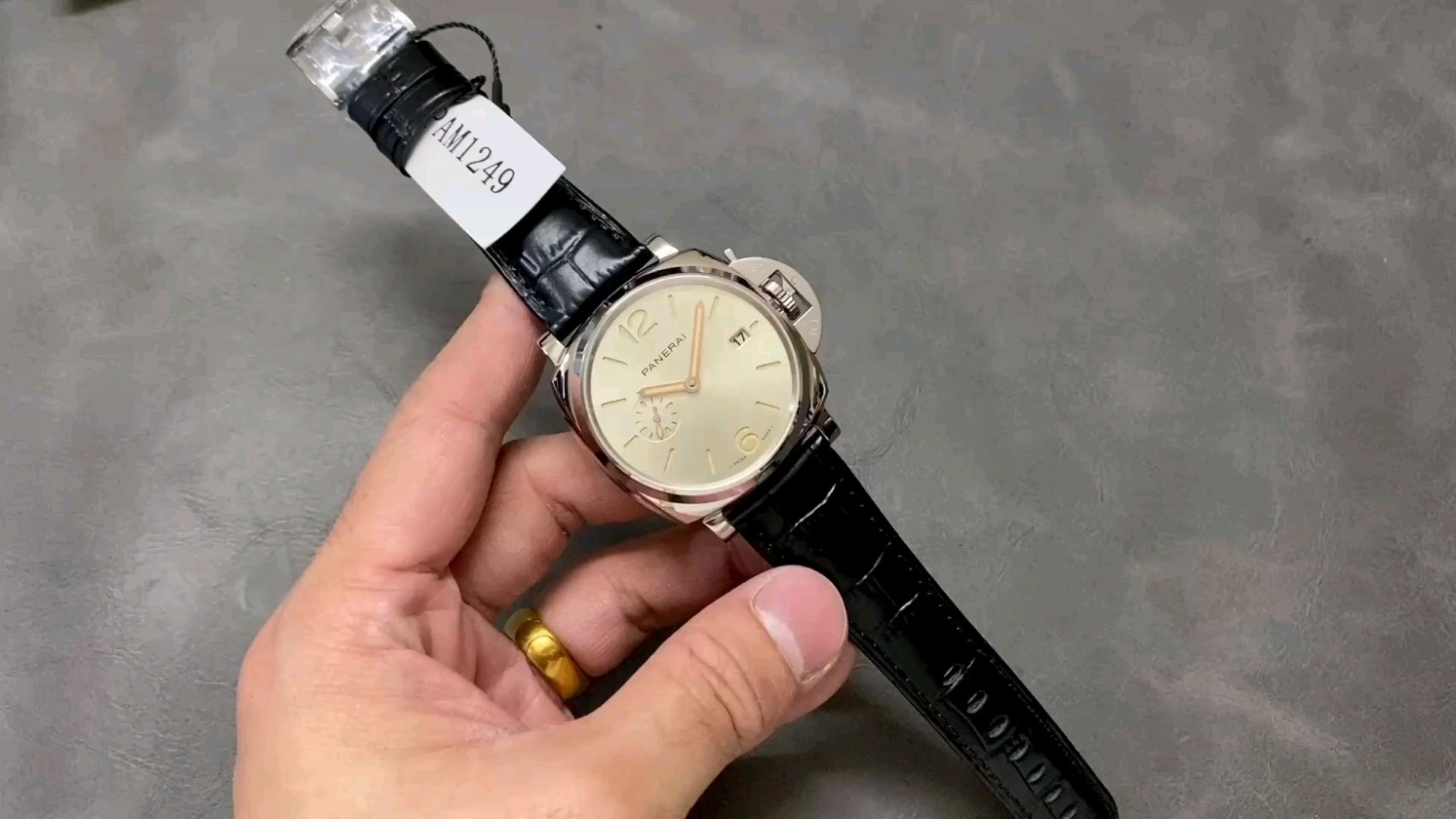 VS パネライ PAM1249モデル 42mm