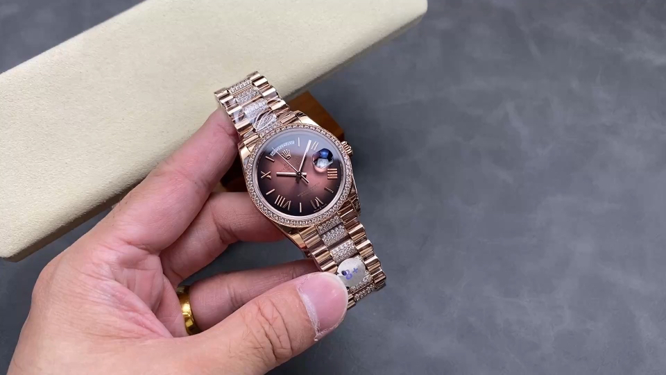エイトムーブメントの圧巻！ロレックス内蔵モデルを徹底解剖