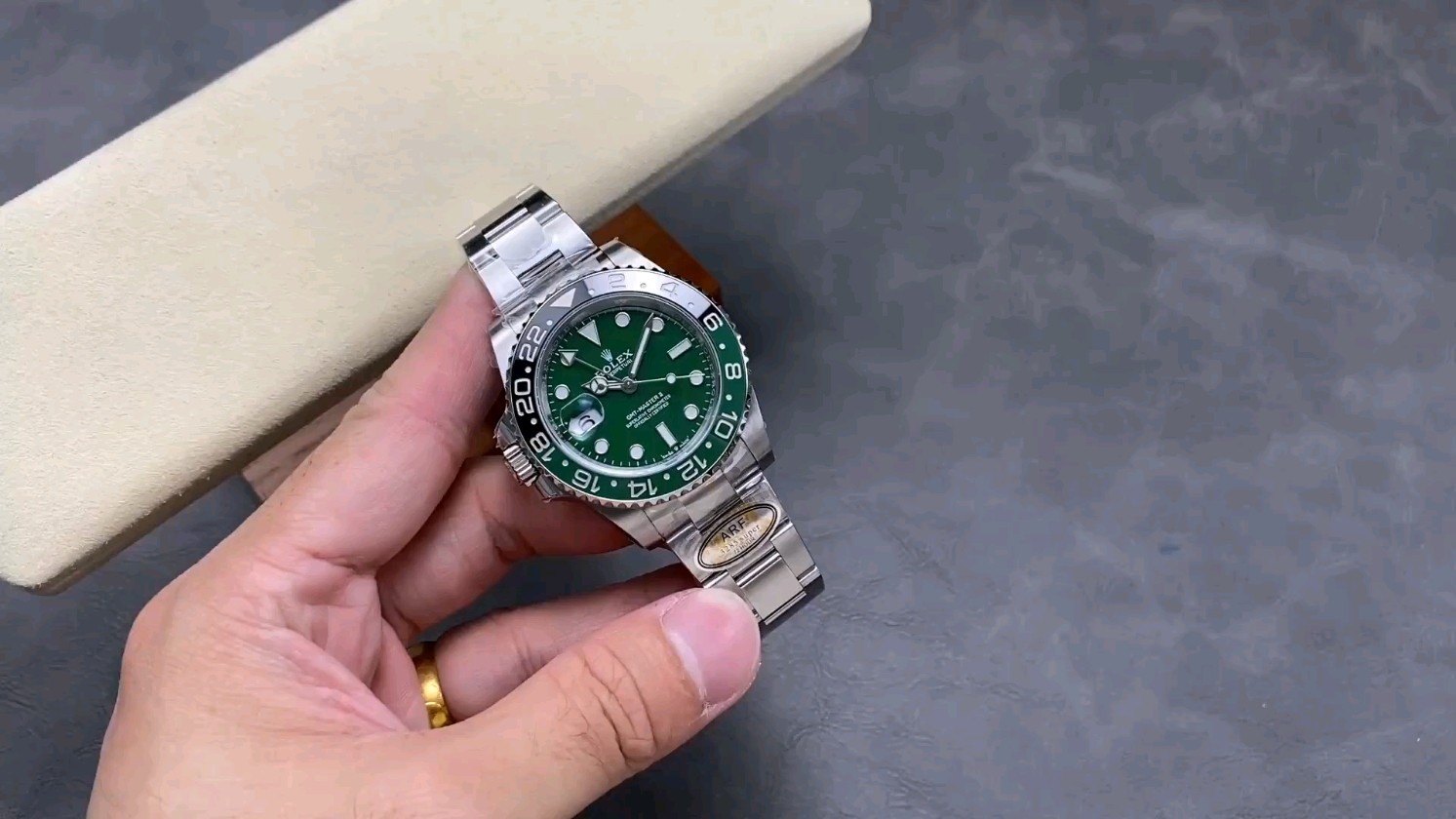 ロレックスGMTのシークレット！新モデルの魅力を徹底検証