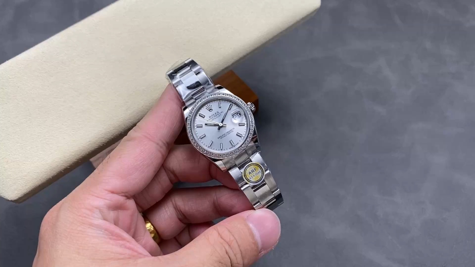 {“タイトル”:”究極の精度？ARF 31mm ロレックス デイトジャストの実力とは！”,”ケース”:”あなた