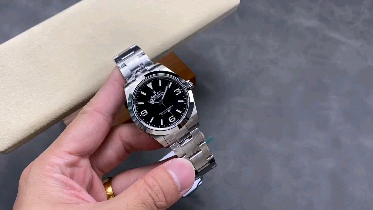 ロレックス エアキングシリーズ116900の魅力とそのステータスとは？