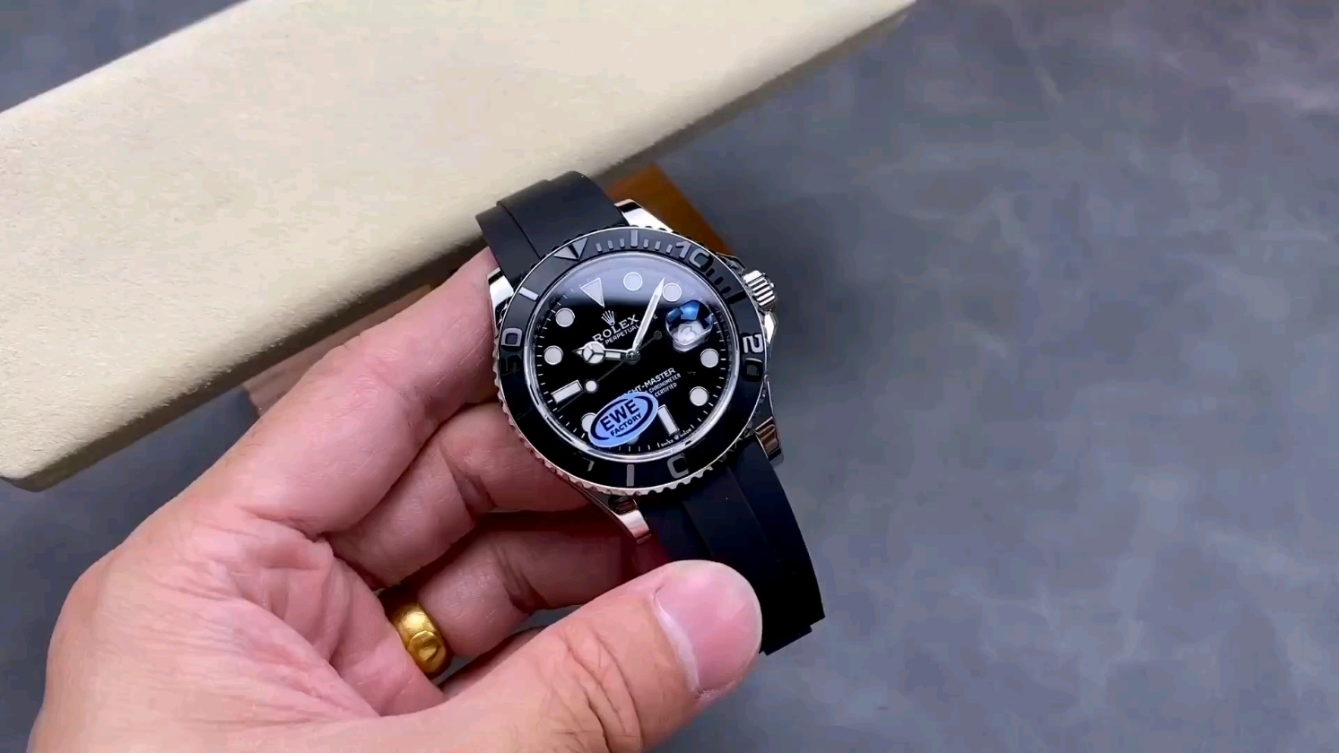 EWEのロレックスヨットマスタ42mm、エンチャントメントのスペック徹底レビュー！
