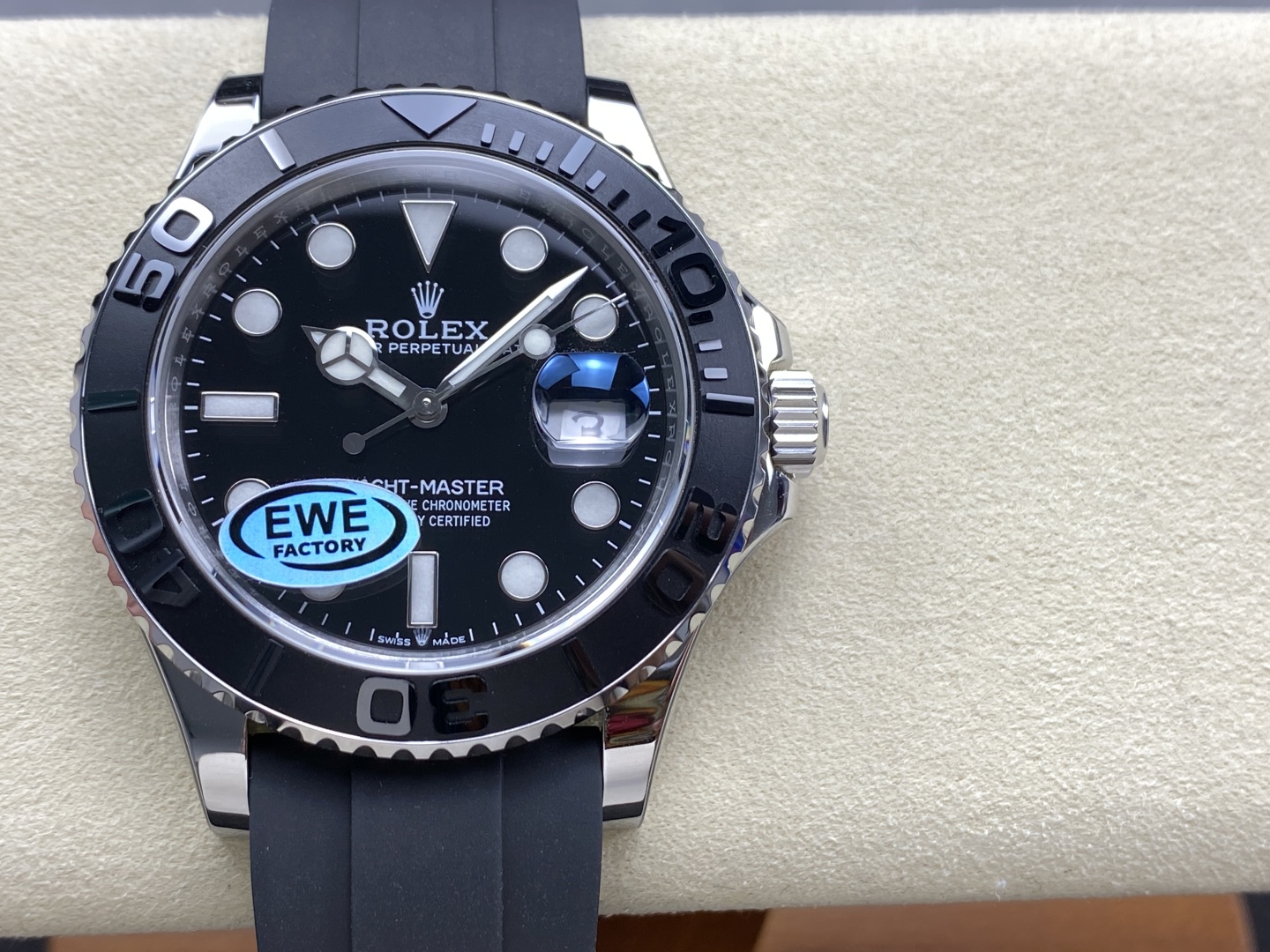 EWEのロレックスヨットマスター42mm、本物とどう違う？