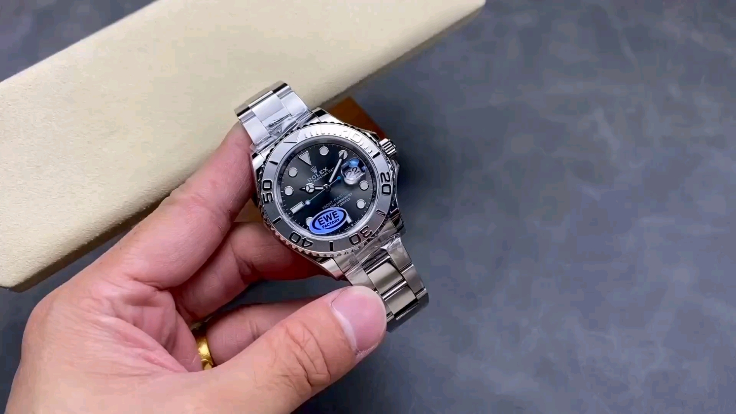 EWEロレックスヨットマスター40mmレビュー！アブソリュートにチェックすべき？