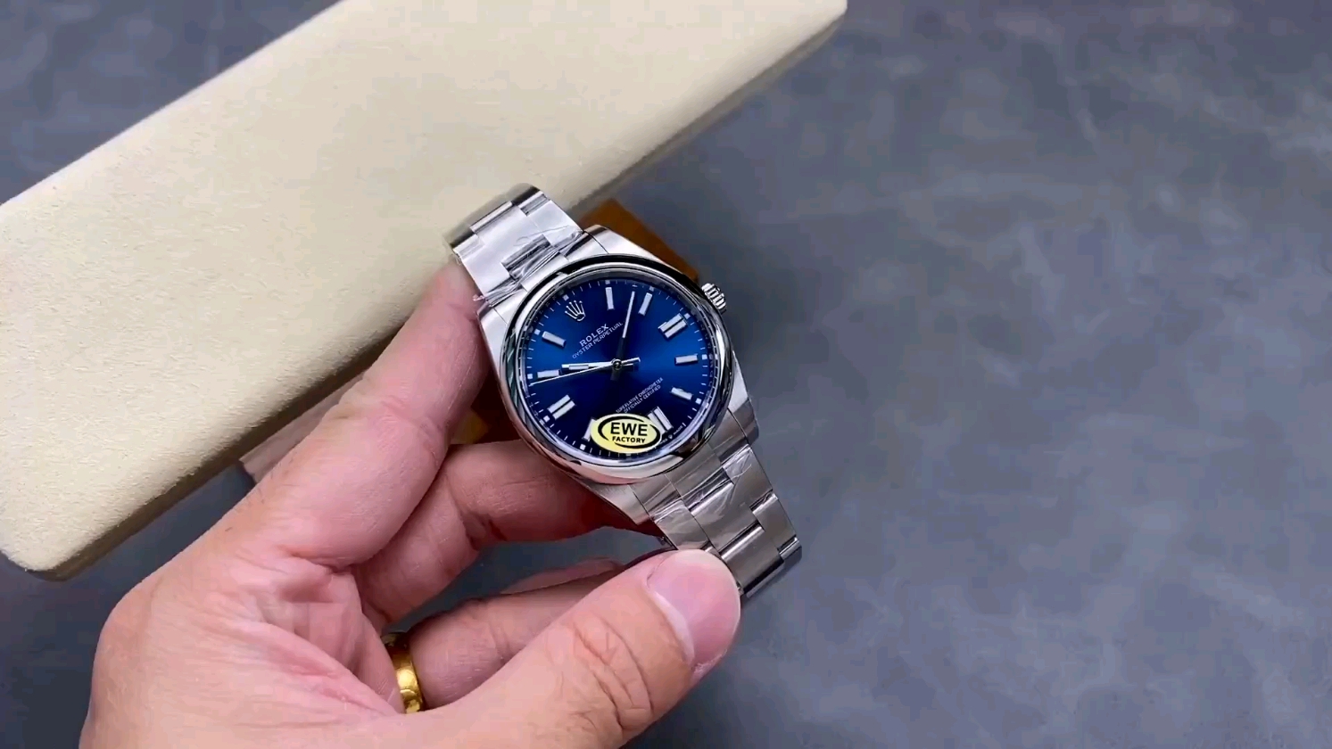 驚きのロレックスクローン！EWEオイスター41mmの実力は？