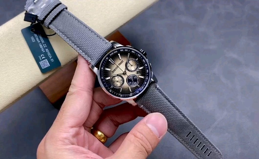 愛用時計したくなる！OMF出品の最先端オーデマピゲコード11.59！