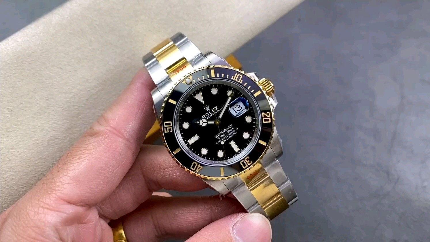 VSブラックサブマリーナ41mmモデルの魅力！72時刻エネルギーに驚き