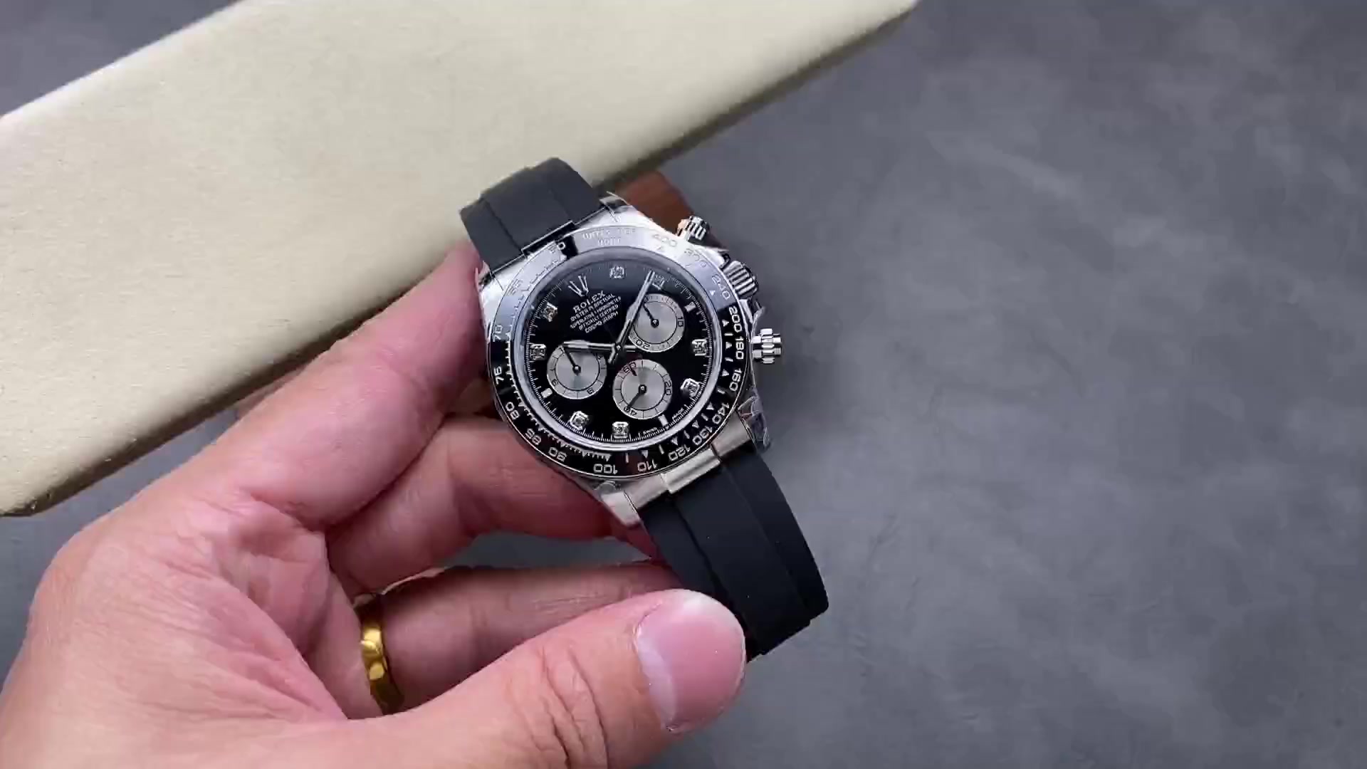 新作モデルロレックス！ヘビー級ディトナの魅力に迫る