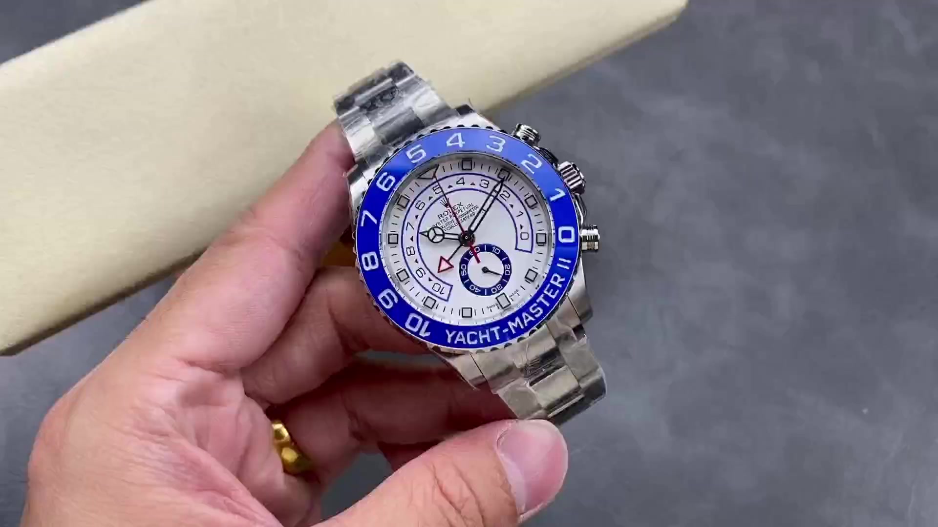 ロレックス ヨットマスターII 44mmは本物に買う価値がある？