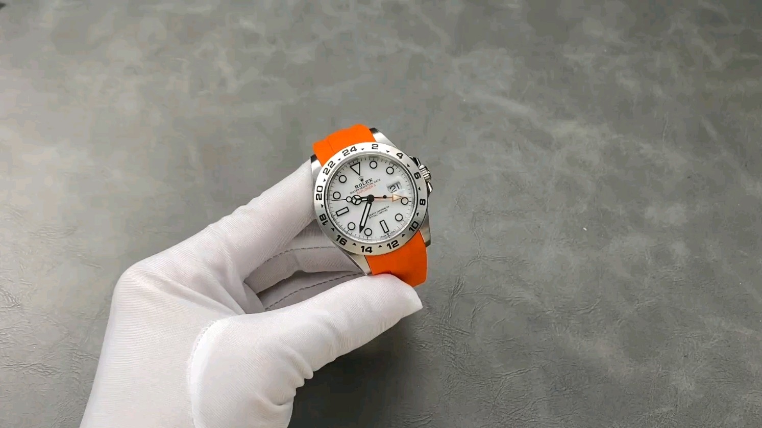 カスタマイズオレンジテープ エクスプローラーII42mm 3285ムーブメント