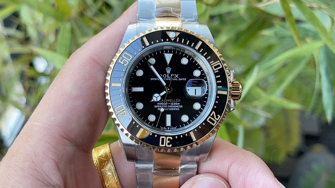 18K金のダイバーズウォッチ、デザインと技術を超えたマスターピース！