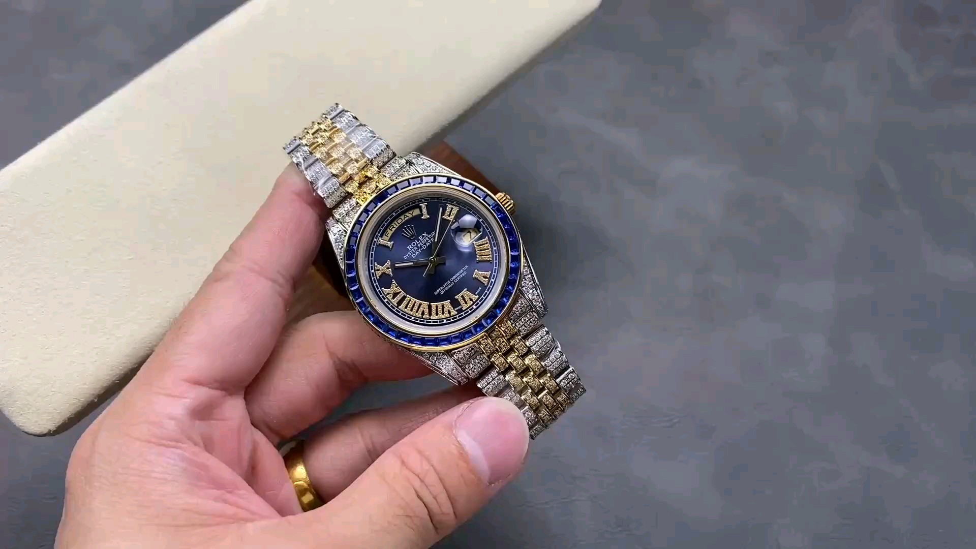 ロレックスのスターダストモデルがココに！ラグジュアリーな時計が手頃に手に入るシークレット