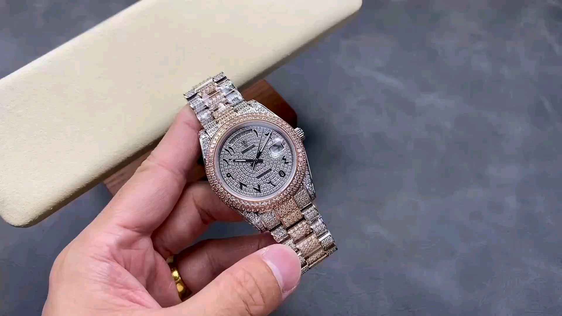 高級感あふれる！ローリックスのフルオーダーメイド高級時計を体験してみた！