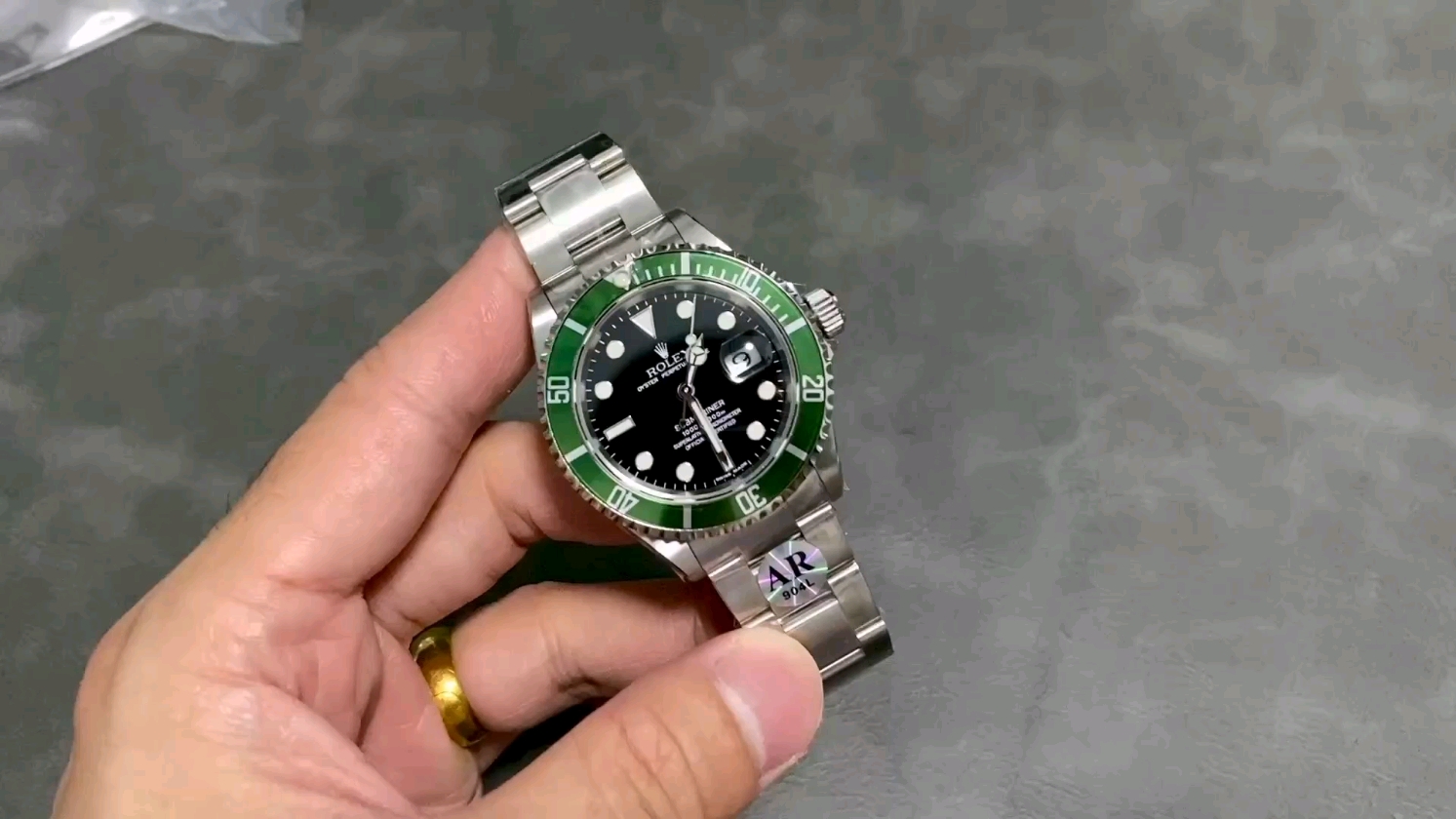 ロレックスから学ぶ！AR 16610ヴィンテージサブマリーナーの魅力