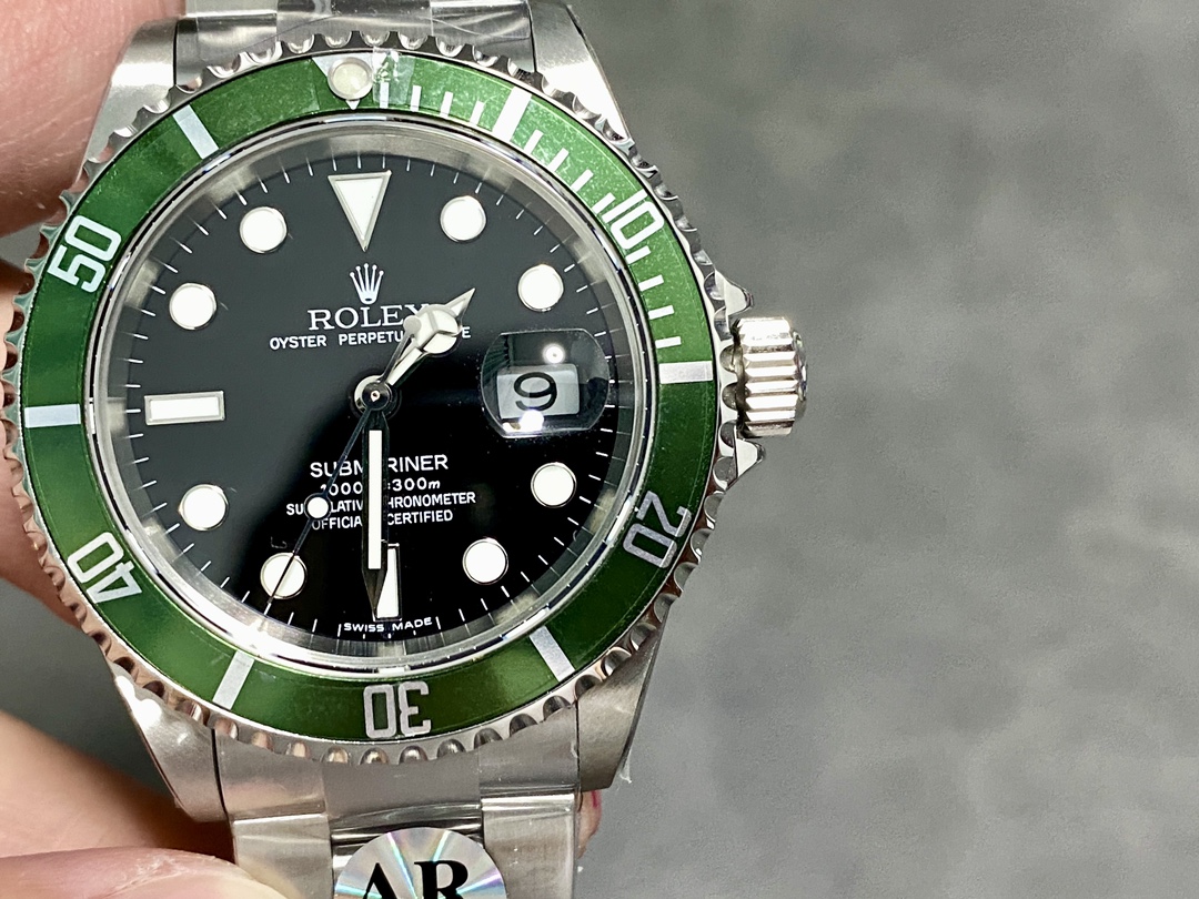 【注目の時計】ロレックス16610の復刻版モデルとは？