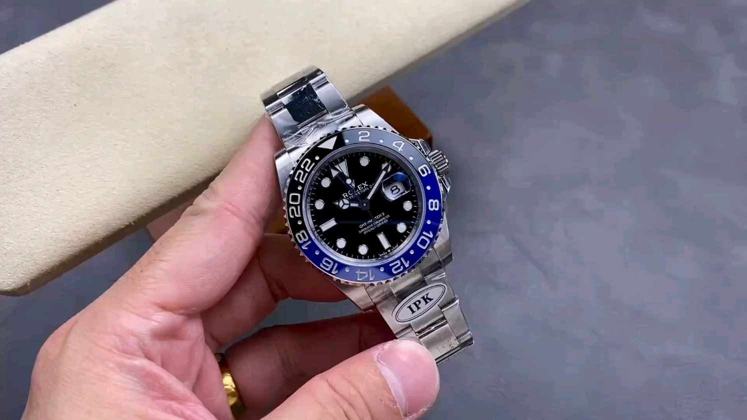 ロレックスGMTマスター2のアルティメットリバイバルモデルが登場！比べてみた結果は？