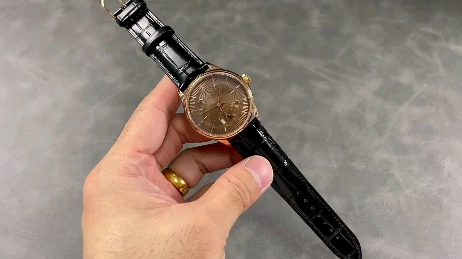 魅力的なれるロレックス チェリーニ39mmのシークレットとは？