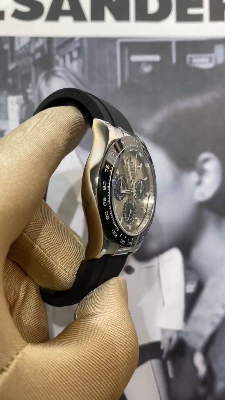 腕時計ファン必見！ディトナの革新的なレプリカが登場