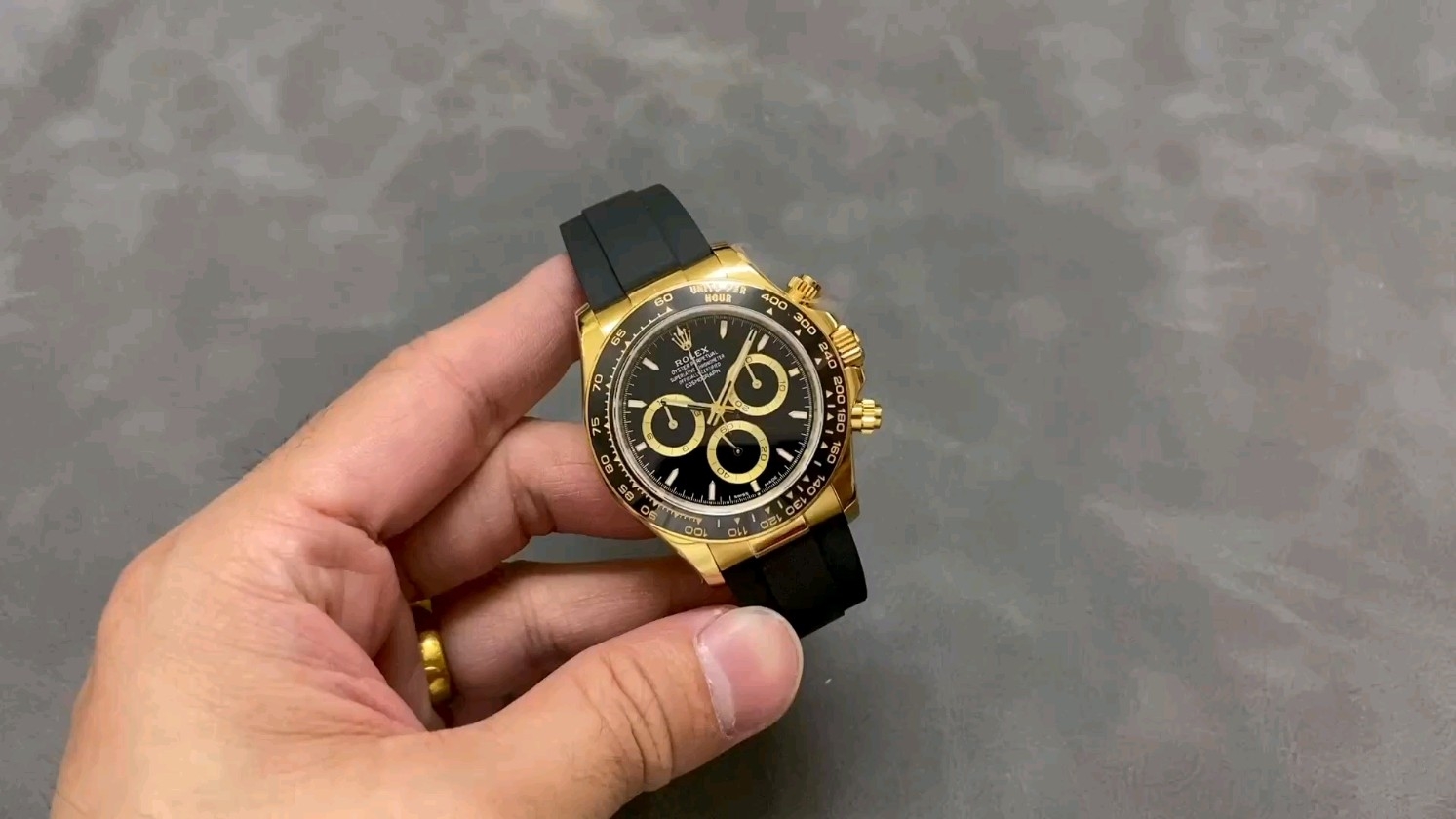 QF ロレックス 新型デイトナ 4131ムーブメント 40mm 904ステンレススチール