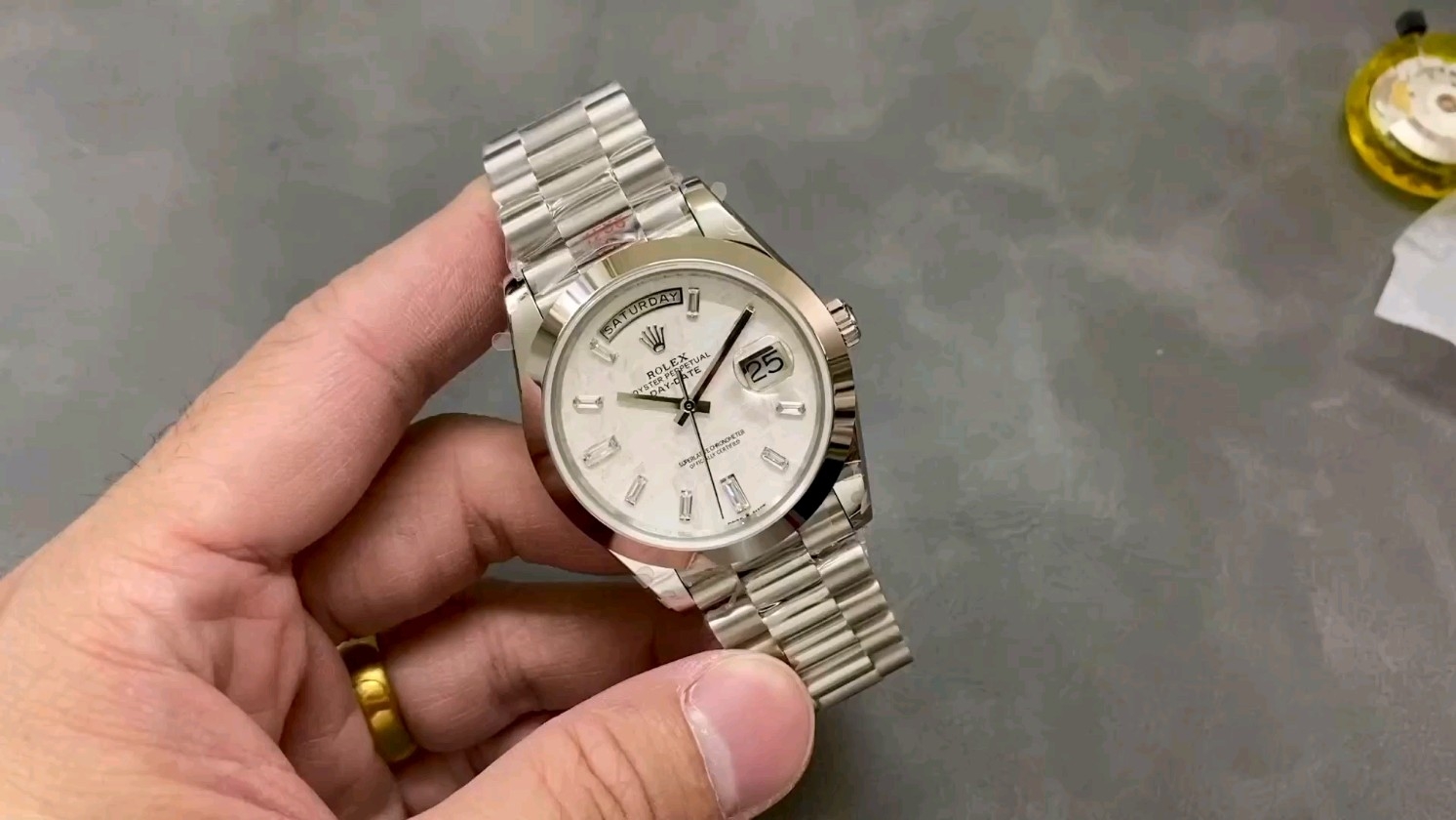 カスタマイズカスタム メテオライトダイヤル ETAムーブメント ロレックス デイデイト 40mm